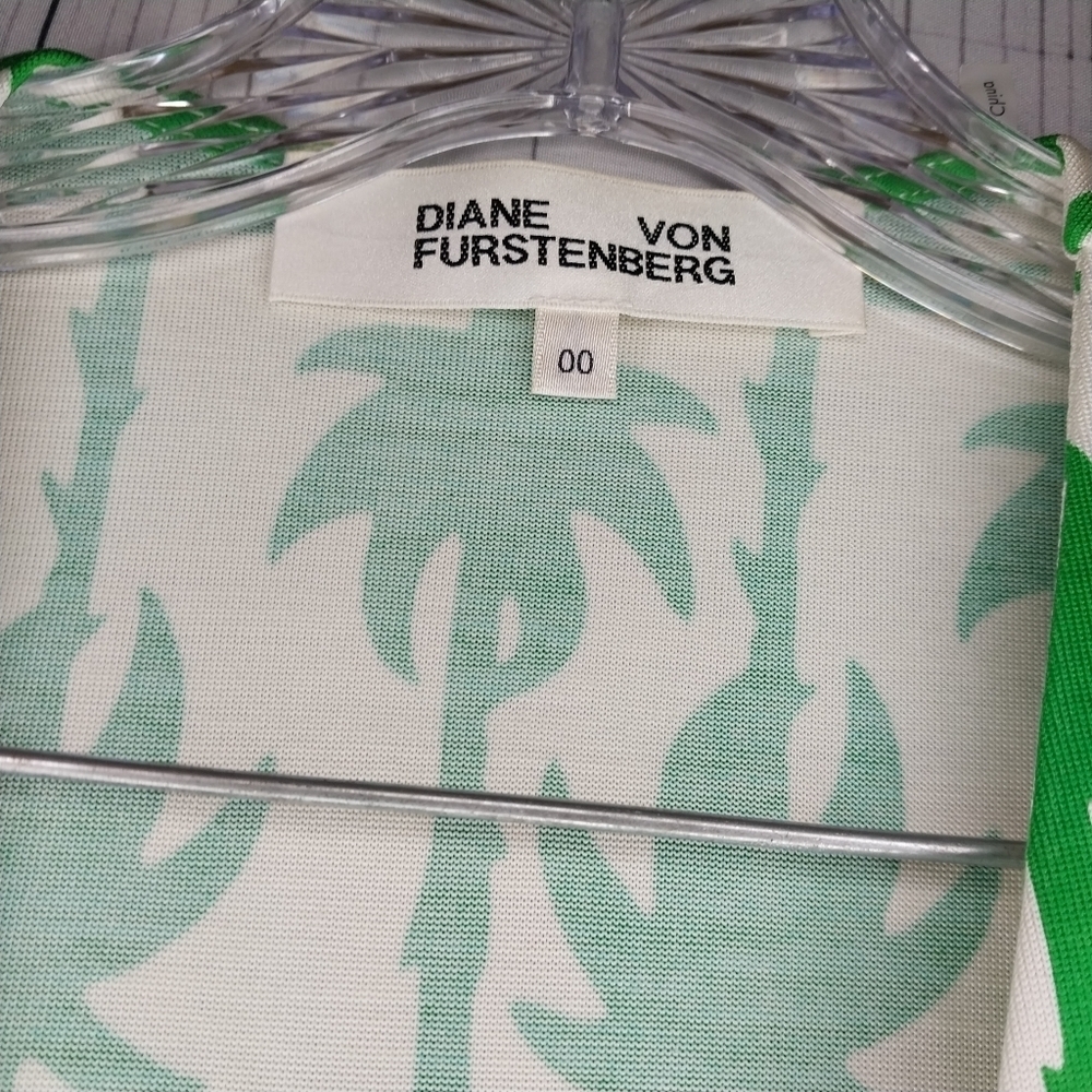 Diane Von Furstenberg Green Palm Sleeveless Yahzi Silk Jersey Wrap Dress - Picture 6 of 13